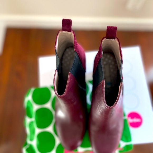 Boden Chelsea boots in burgundy leather and suede - Picture 9 of 9
